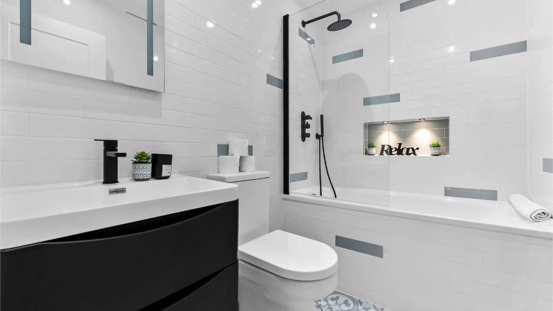 City Getaway- Newly Renovated Flat For Groups Greenford  0*, Greenford (Greater London)