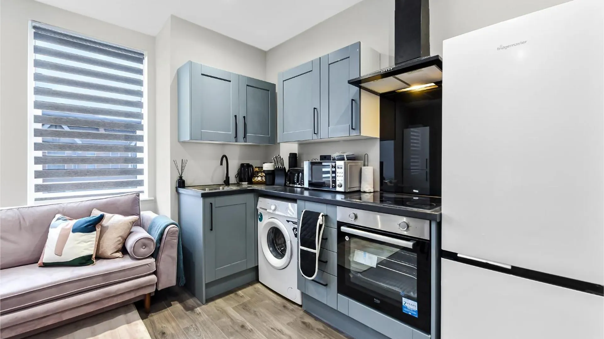 City Getaway- Newly Renovated Flat For Groups Greenford  Apartment Greenford (Greater London)