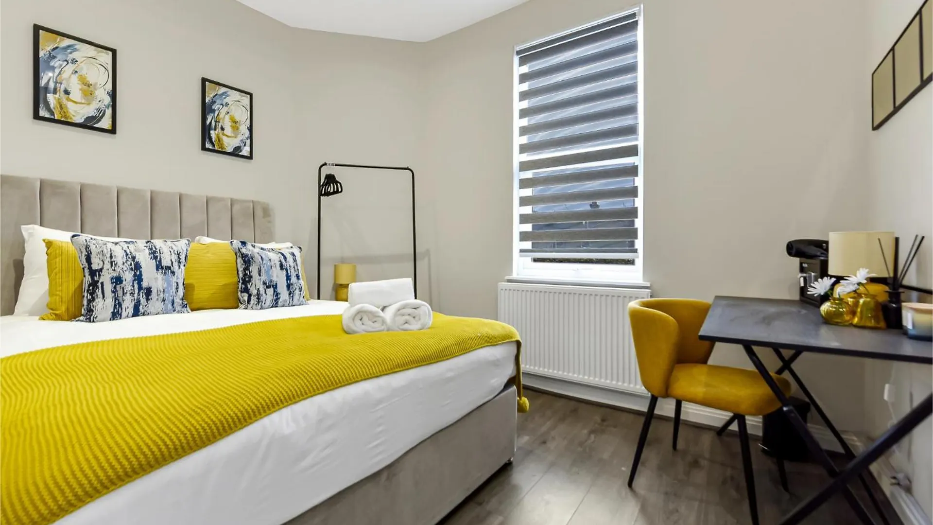 Apartment City Getaway- Newly Renovated Flat For Groups Greenford