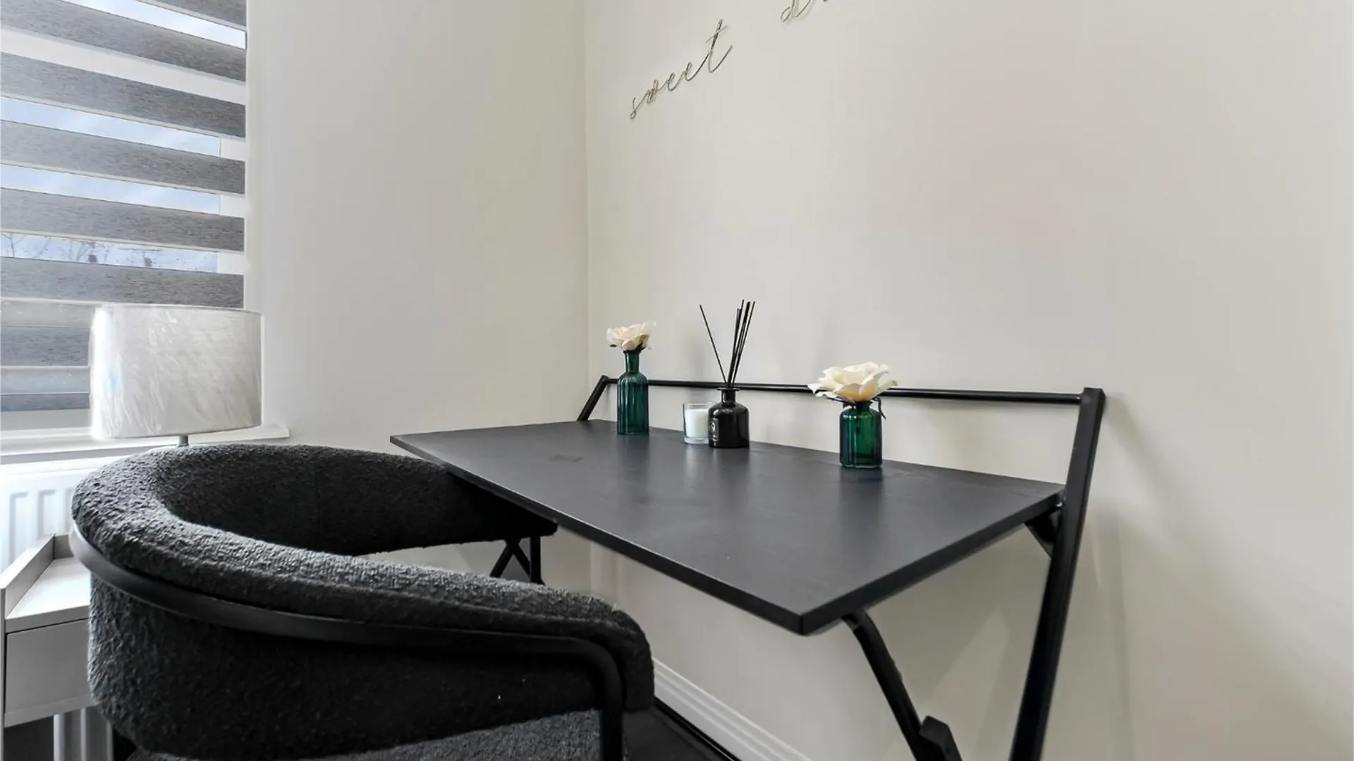 City Getaway- Newly Renovated Flat For Groups Greenford  Greenford (Greater London)